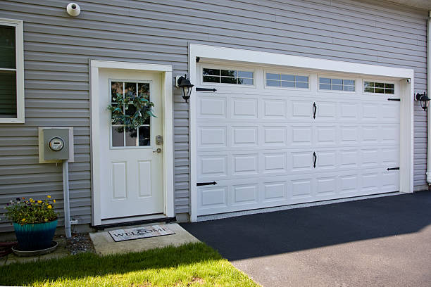 24/7 Emergency Garage Door Panel Replacement experts in Purvis, MS